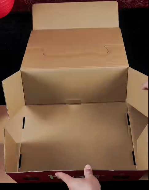 飛機(jī)盒可以變成收納盒一物兩用！(圖1)